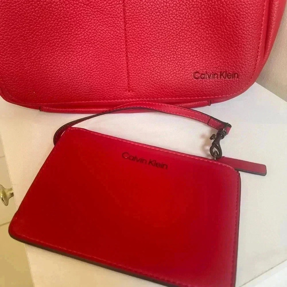 Calvin Klein beautiful red color, two-piece, Crossbody bag, in new condition - Picture 3 of 16